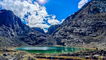 Ingin Jajal Seven Summit Indonesia? Ini Daftar Gunung Tertinggi Tanah Air