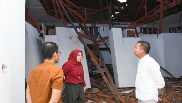 Targetkan Perbaikan Gedung YPK dalam Satu Bulan, Bey Minta Maaf pada Seniman