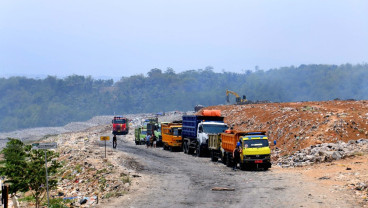 Kumpulkan 4 Kepala Daerah di TPA Sarimukti, Bey Minta Ritase Terus Ditekan
