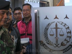 Pemeriksaan Mendag 2015-2016 Thomas Lembong selama 10 jam oleh penyidik Kejagung untuk mendalami dugaan korupsi impor gula yang merugikan negara Rp400 miliar