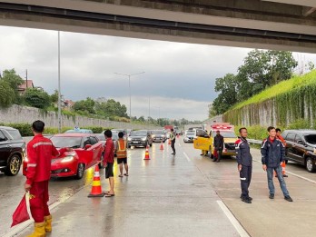 Tembok Pembatas Jalan Tol Serpong-Cinere Ambrol, Imbas Hujan Deras