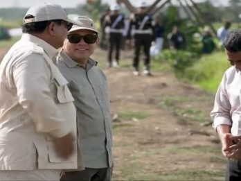 Foto Prabowo dan Haji Isam Saat Cek Program Cetak Sawah di Merauke