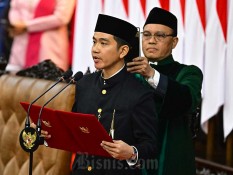 Pedagang Heboh saat Gibran Borong Sembako di Pasar Kahayan Kalteng