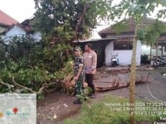 Angin Puting Beliung Rusak 24 Rumah di Trenggalek