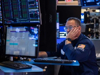 Wall Street Merah, Dow Jones Turun 257 Poin Jelang Pilpres AS