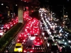 Jakarta Macet Usai Diguyur Hujan, Warganet Susah Pesan Ojek Online