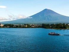 Akhirnya Salju Turun di Gunung Fuji
