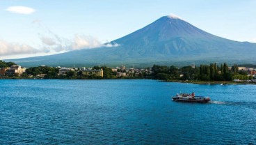 Akhirnya Salju Turun di Gunung Fuji