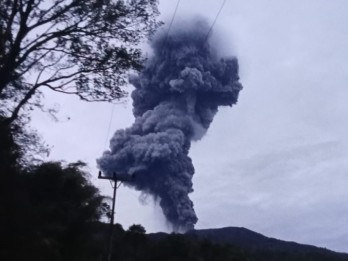 PVMBG Umumkan Status Gunung Marapi Sumbar Naik ke Level Siaga