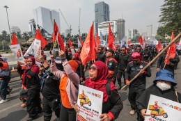 Aturan UMP 2025 Belum Siap, Penetapan Upah Buruh Bakal Mundur?