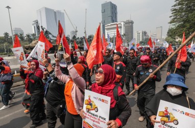 Aturan UMP 2025 Belum Siap, Penetapan Upah Buruh Bakal Mundur?