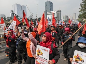 Aturan UMP 2025 Belum Siap, Penetapan Upah Buruh Bakal Mundur?