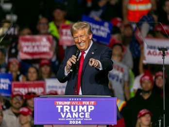 Viral Donald Trump Joget 