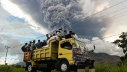 5 Gunung di Tanah Air Kompak Meletus Hari Ini