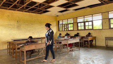 Kisah Guru Diana Merajut Asa di Pelosok Papua