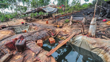 Razia Tambang Minyak Ilegal di Sumatra Selatan