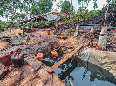 Razia Tambang Minyak Ilegal di Sumatra Selatan