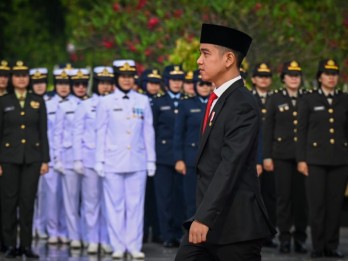 Momen Wapres Gibran Pimpin Upacara Peringatan Hari Pahlawan di TMP Kalibata