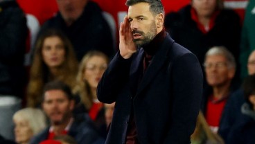 Raih Kemenangan di Laga Terakhir Bersama MU, ini Komentar Van Nistelrooy