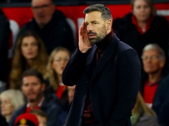 Raih Kemenangan di Laga Terakhir Bersama MU, ini Komentar Van Nistelrooy