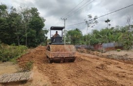 Jalan Alternatif Pesisir Selatan - Solok di Sumbar Ciptakan Ekonomi Baru