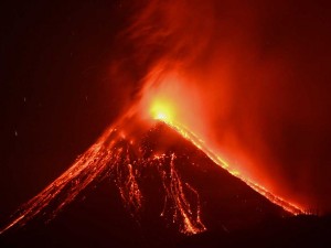 Aktivitas Vulkanik Gunung Lewotobi Laki-laki Masih Tinggi