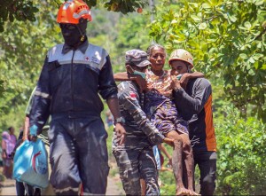 Evakuasi Warga di Wilayah Yang Terdampak Erupsi Gunung Lewotobi