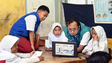 Tingkatkan Kesejahteraan Masyarakat Pedesaan, IDSurvey Selenggarakan Relawan Bakti di Kampung Srikandi