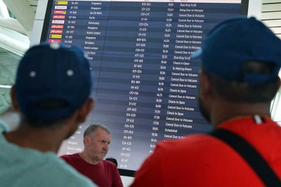 Puluhan Penerbangan Dari Bandara Internasional I Gusti Ngurah Rai Bali Dibatalkan Dampak Erupsi Gunung Lewotobi