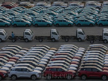 Siap-Siap! Harga Mobil Makin Mahal di 2025 Imbas PPN 12%