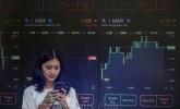 IHSG Berisiko Melemah, Saham JPFA, TINS, ADRO Masuk Top Picks