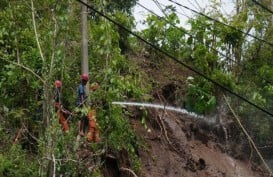 Warga di Kawasan Bukit Menoreh Diminta Mewaspadai Tanah Longsor