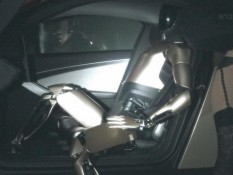 Robot Humanoid Elon Musk Jadi Teman Kim Kardashian, Mengobrol hingga Berdansa