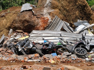 Bencana Tanah Longsor Di Purworejo