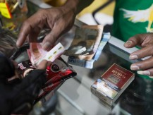 Target Harga Saham Gudang Garam (GGRM) dan Sampoerna (HMSP) Jelang Pengumuman Cukai Rokok