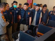 Polisi Gerebek Rumah Sarang Promosi Judol di Bandung, Sebulan Raup Untung Rp500 Juta