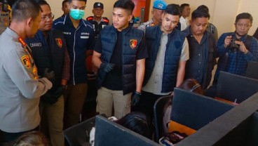 Polisi Gerebek Rumah Sarang Promosi Judol di Bandung, Sebulan Raup Untung Rp500 Juta