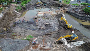 Perbaikan Dam Gambiran Yang Rusak Diterjang Banjir