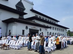 Pecah! 41.000 ASN Pakai Sarung Majalaya, Pemprov Jabar Sabet Rekor MURI
