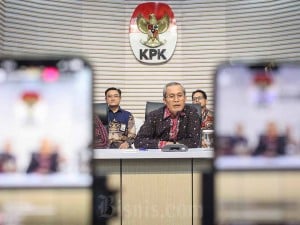 Ketua KPK Alexander Marwata mengajak pegawai KPK untuk mendukung dan mengawasi kinerja pimpinan KPK yang terpilih.