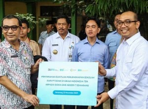 BSI Serahkan Bantuan Perlengkapan Sekolah