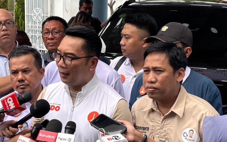 Calon Gubernur nomor urut satu di Pilkada Jakarta, Ridwan Kamil (RK) bersama dengan Ketua Umum Gibran Center, Marsudiyanto kala ditemui di DPP Gibran Center, Jakarta Selatan, Selasa (19/11/2024). JIBI - Jessica Gabriela Soehandoko