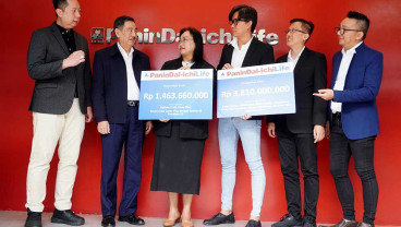 Panin Dai-ichi Life Serahkan Klaim Asuransi Penyakit Kritis dan Tutup Usia di Medan