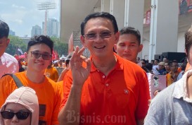 Ahok Tiba di Kampanye Akbar Pramono-Rano, Warga Serbu Minta Selfie Bareng