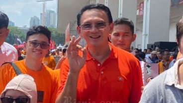 Ahok Tiba di Kampanye Akbar Pramono-Rano, Warga Serbu Minta Selfie Bareng