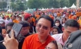 Ahok Tiba di Kampanye Akbar Pramono-Rano, Warga Serbu Minta Selfie Bareng