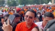 Ahok Tiba di Kampanye Akbar Pramono-Rano, Warga Serbu Minta Selfie Bareng