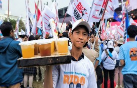 Pedagang Ketiban Cuan Kampanye RIDO di Lapangan Banteng