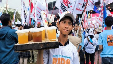 Pedagang Ketiban Cuan Kampanye RIDO di Lapangan Banteng