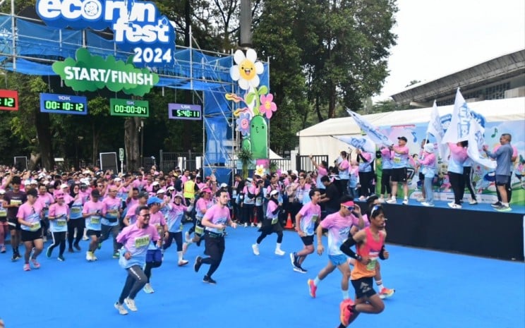 Komisaris Utama Pertamina Mochamad Iriawan bersama jajaran Komisaris & Direksi Pertamina bersiap melakukan Flag Off Kategori 5K saat acara Pertamina EcorunFest 2024 yang diselenggarakan di Gelora Bung Karno, Senayan, Jakarta pada Minggu (24/11/2024)  -  Istimewa